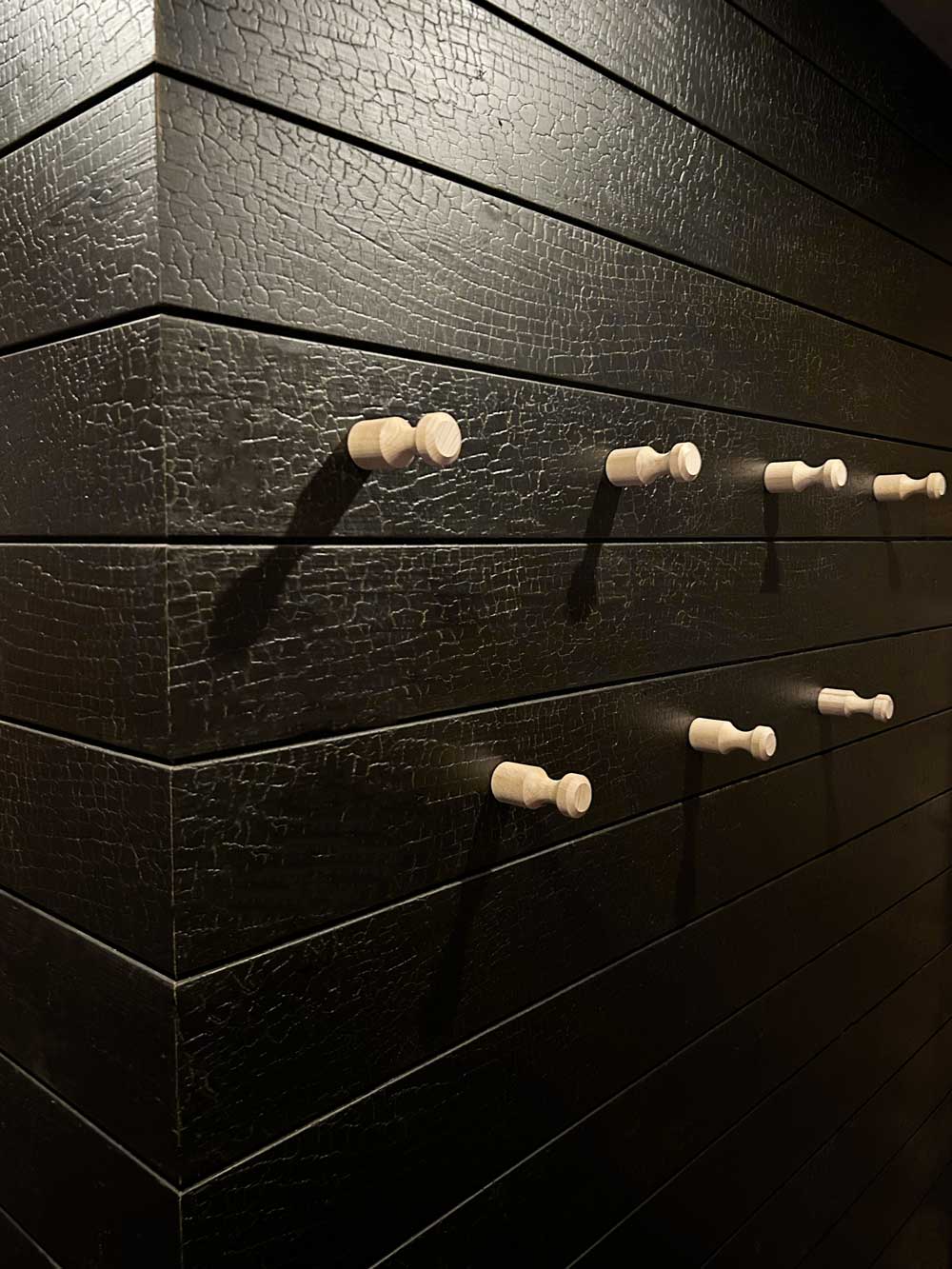 1x5 Thermo - Waxed Brushed Black ALDER