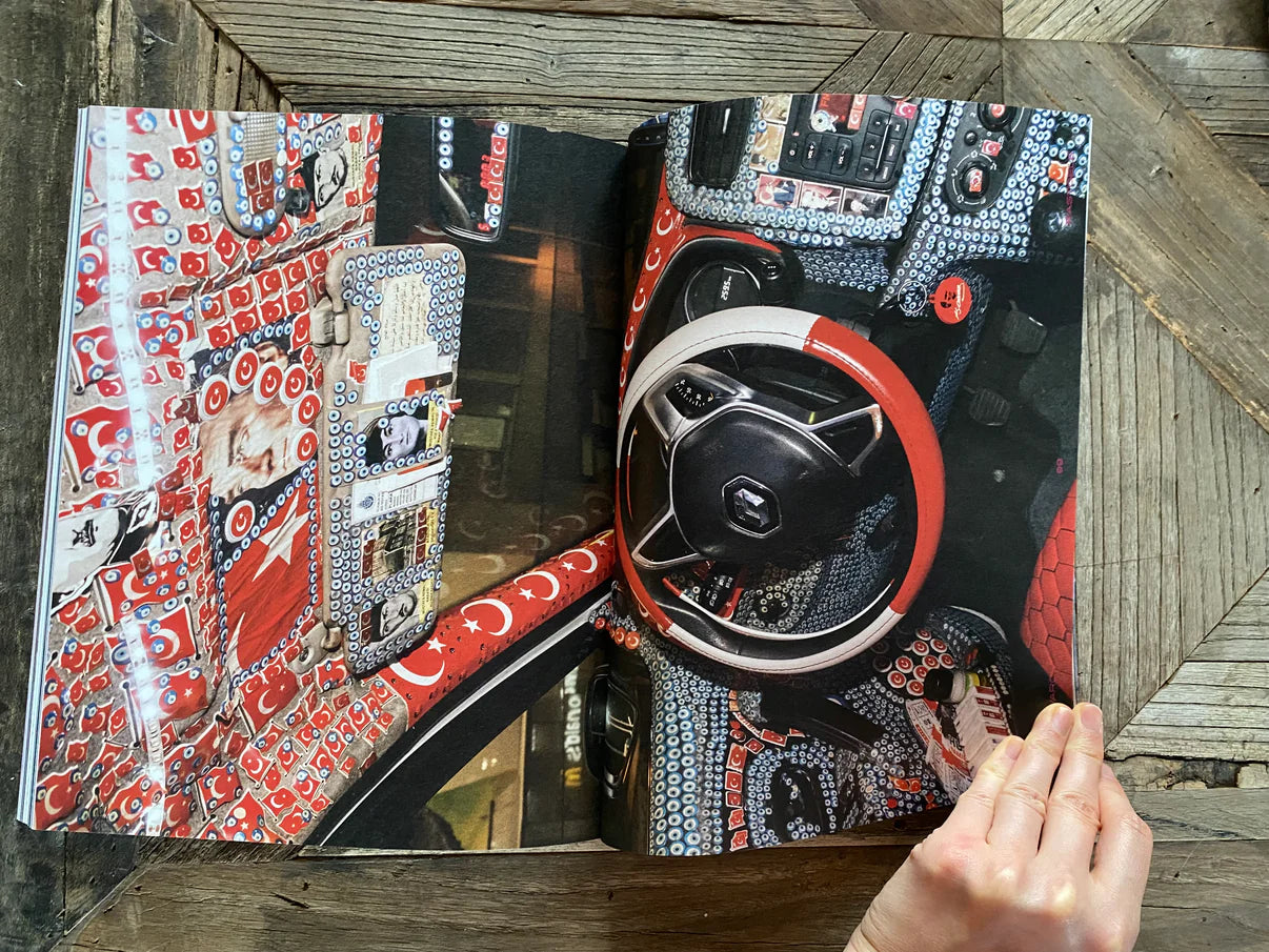 HAMAM Magazine, Strange