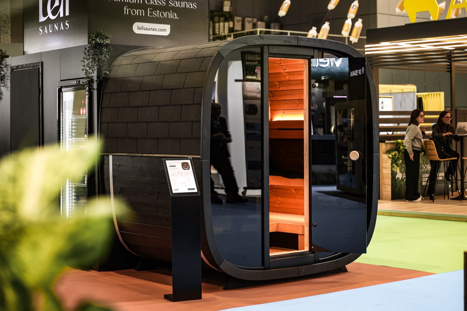 Leil, Black Cube Premium 4 Person Sauna - Superior Saunas