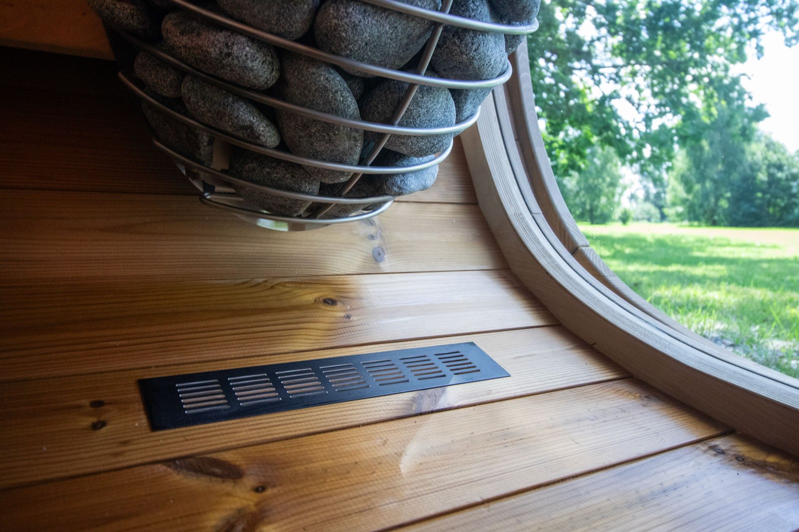 Leil, Black Cube Classic 4-5 person sauna - Superior Saunas